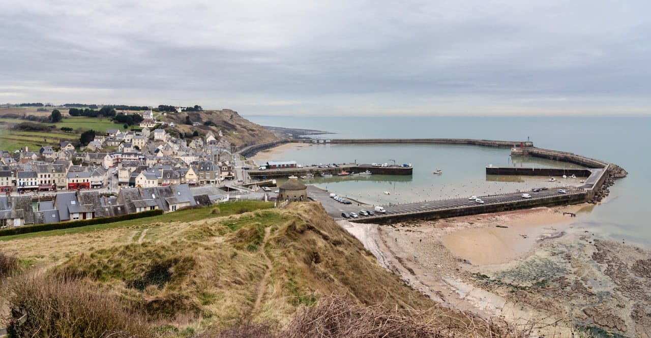 Port-en-Bessin, Entrance to the Harbor by Georges Seurat